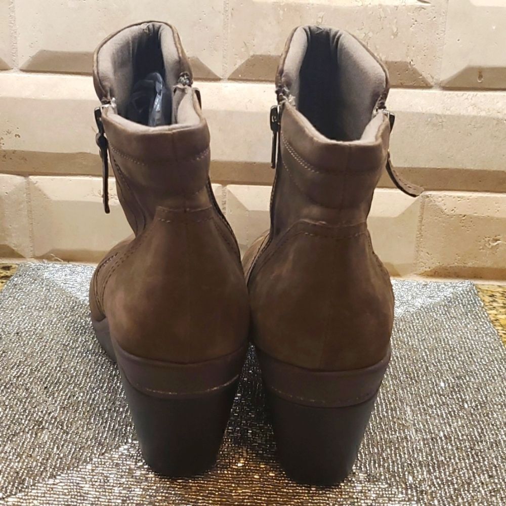 ‎EARTH Nubuck Booties - Size 12 - Picture 6 of 9